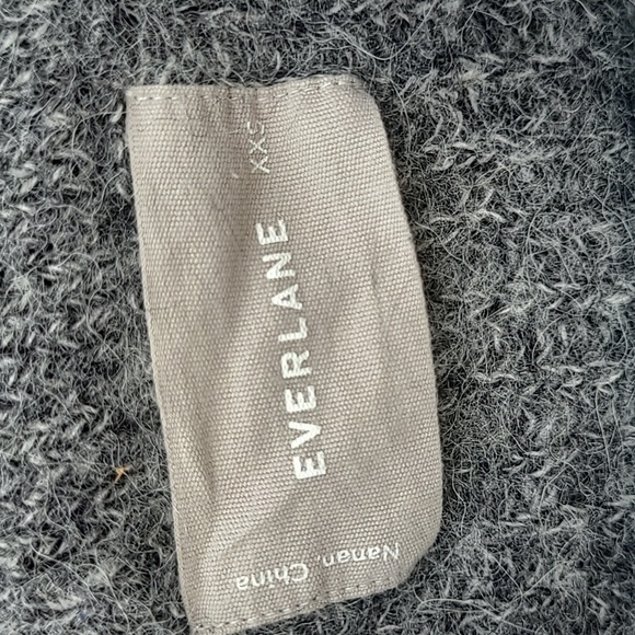 Everlane Soft Alpaca Merino Wool Blend Crew Neck Cropped Sweater - Picture 2 of 6